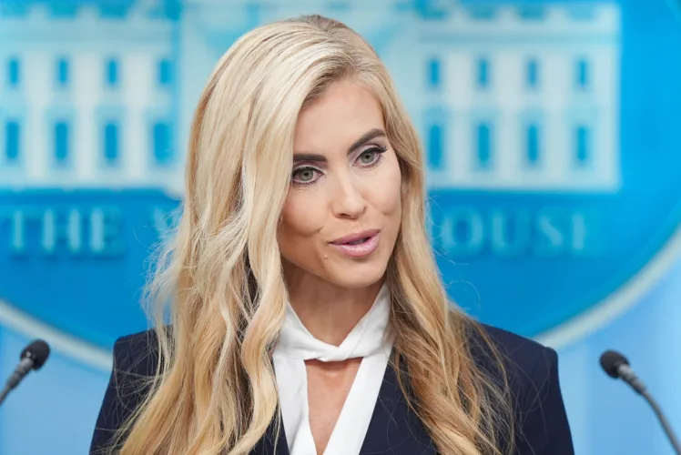 Questions swirl about new WH press secretary’s resume